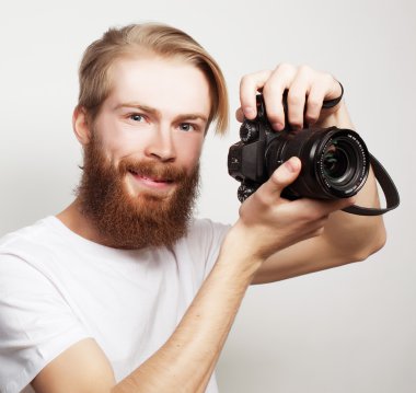 sakallı adam dijital kamera