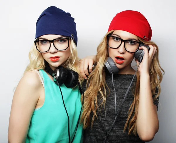 Deux meilleurs amis hipster filles — Photo