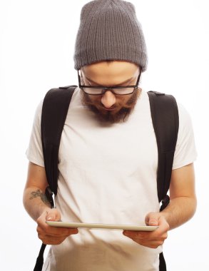 mutlu genç sakallı adam