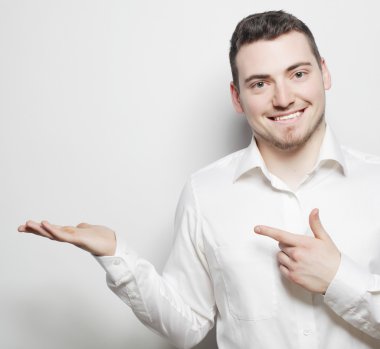 sağ tarafında parmak ile iş adamı Puan