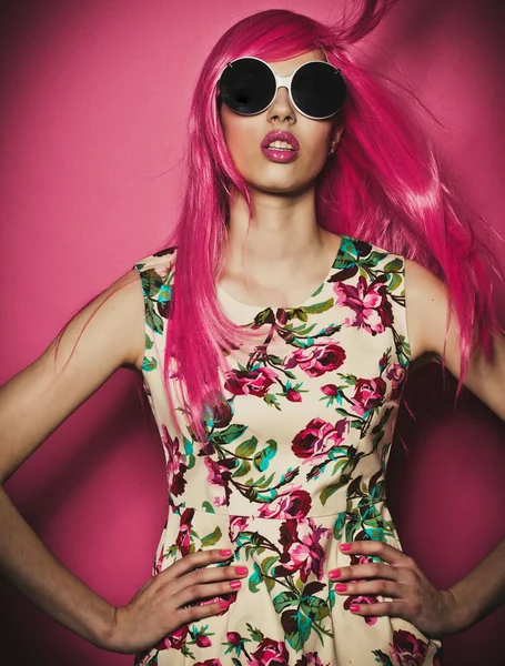 Beautiful fashion model  with pink hair — Stock Photo, Image