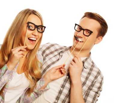 güzel çift parti gözlük çubuğa holding