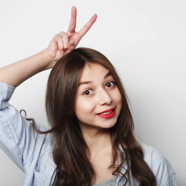 Schöne junge Frau überrascht. — Stockfoto