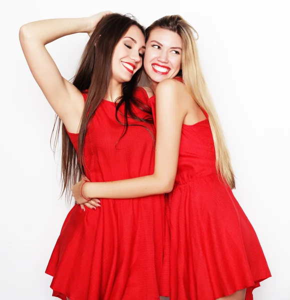 Bild von einem charmanten jungen Mädchen in rotem Kleid — Stockfoto