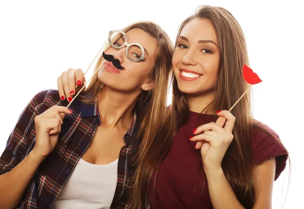 Twee stijlvolle sexy hipster meisjes beste vrienden klaar voor feest — Stockfoto