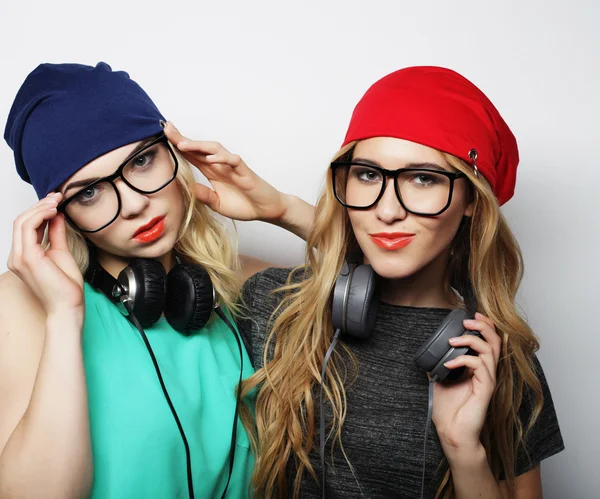 Deux meilleurs amis hipster filles — Photo