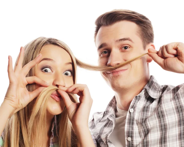 머리에서 가짜 콧수염을 만드는 젊은 부부 — 스톡 사진