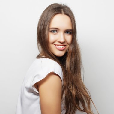 Genç güzel kadın.