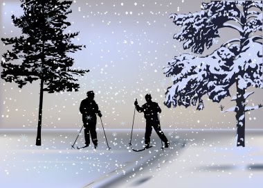 kayakçı ormanda kar yağışı altında