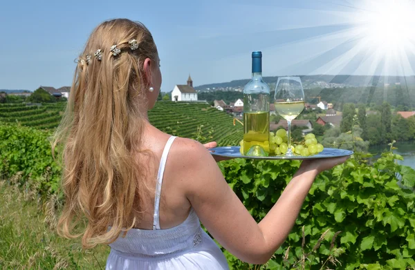 Girl holding wine and grapes. — Stock Photo, Image