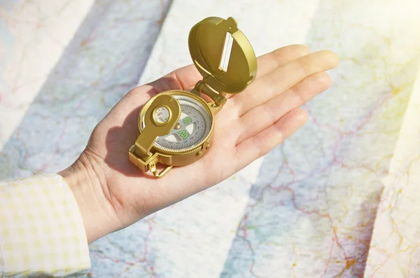 Compass in the hand — Stock Photo, Image