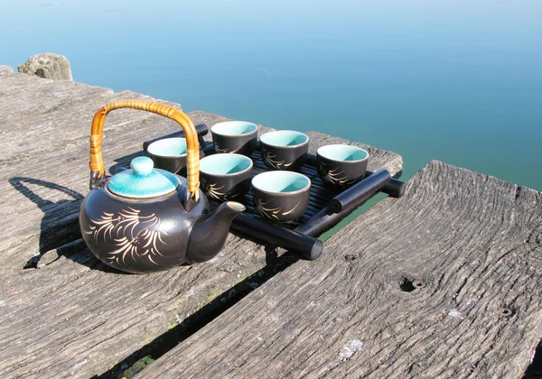 Chá chinês definido em um molhe de madeira — Fotografia de Stock
