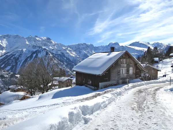 Spring op Zwitserse skiën in Braunwald — Stockfoto