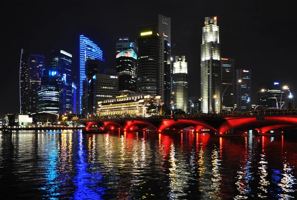 Singapurské panorama města v noci. — Stock fotografie
