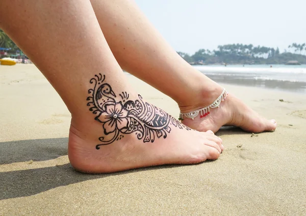 Henna tattoo on  feet in India — Stock Photo, Image