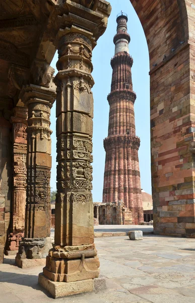 Yeni Delhi'de Qutub Minar Kulesi — Stok fotoğraf