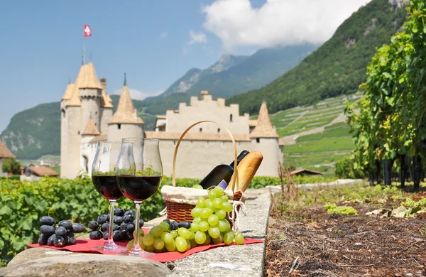 Vino y uvas en Suiza — Foto de Stock