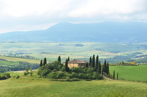 Typisch Toscaanse landschap. — Stockfoto