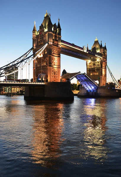 Tower Bridge w Londynie — Zdjęcie stockowe
