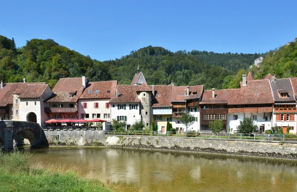 Saint-Ursanne stad in Zwitserland — Stockfoto