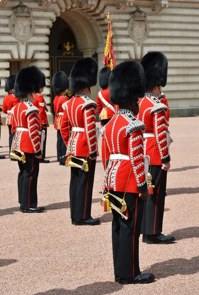 Guardia Real británica en el Palacio de Buckingham — Foto de Stock