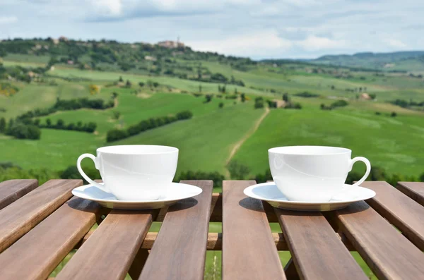 Café contra el paisaje toscano —  Fotos de Stock