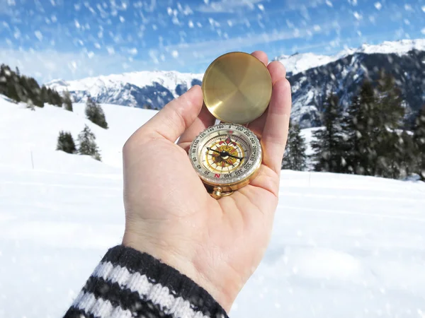 Compass in the hand — Stock Photo, Image