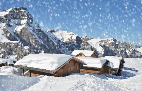 Ferienhäuser in melchsee-frutt — Stockfoto