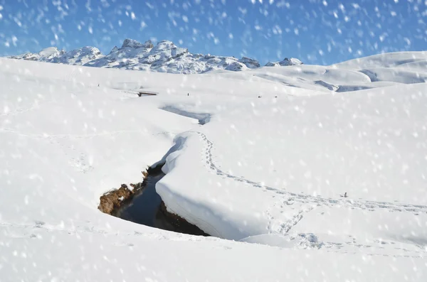 Melchsee Frutt ve Švýcarsku v zimě — Stock fotografie