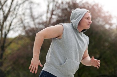 Etkin adam koş, koşu dışında.