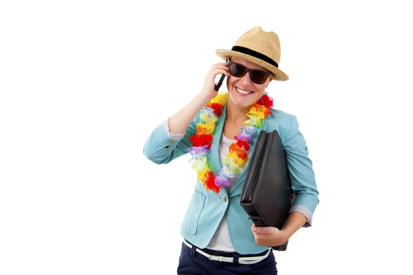 ハワイの花に白い背中に笑みを浮かべて携帯電話によって話している女性 — ストック写真