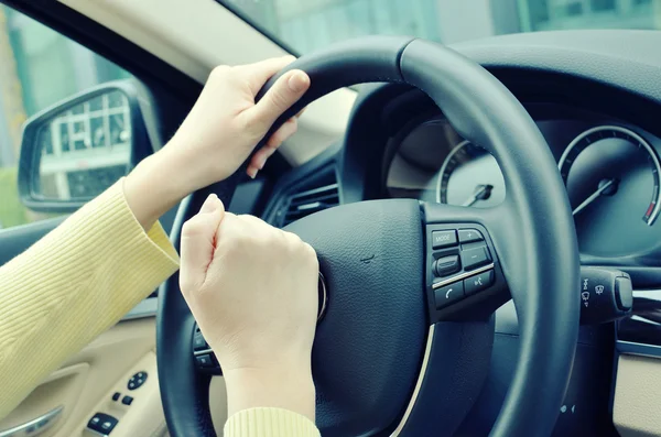 Un autista di auto bip — Foto Stock