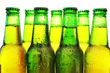 satır bira şişeleri