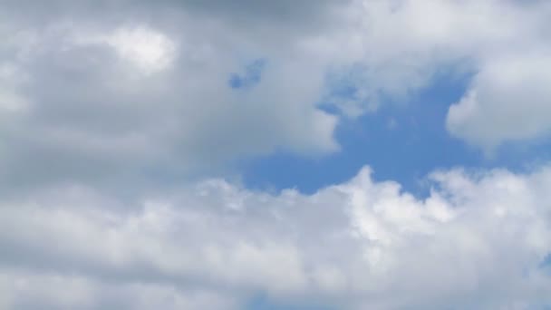 Witte cumulus wolken — Stockvideo