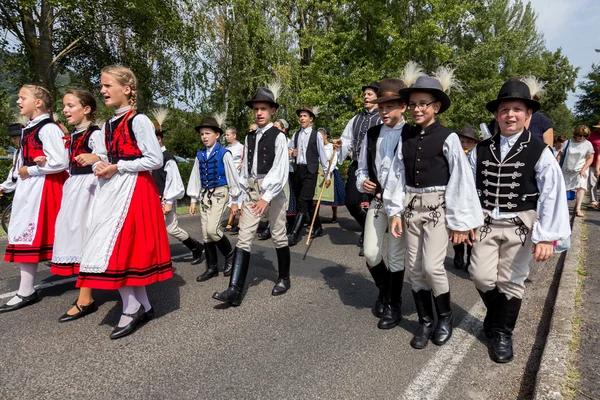 Hagyományos magyar betakarítási felvonulás szeptember 11-én, 2016 — Stock Fotó