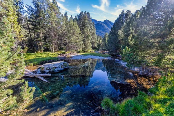Krásný Národní Park Aiguestortes Estany Sant Maurici Španělské Pyrenejské Hory — Stock fotografie