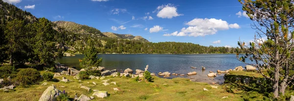 Paisaje Verano Lago Malniu Cerdanya Pirineo Cataluña España — Foto de Stock