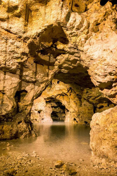 Cueva iluminada —  Fotos de Stock