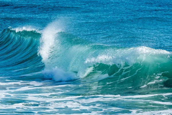 아름 다운 푸른 바다 물결 — 스톡 사진