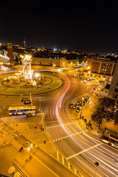 Luci notturne sulla strada (Spagna, Barcellona ) — Foto Stock