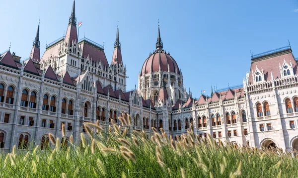 Budapest, el edificio del Parlamento (Hungría ) — Foto de Stock