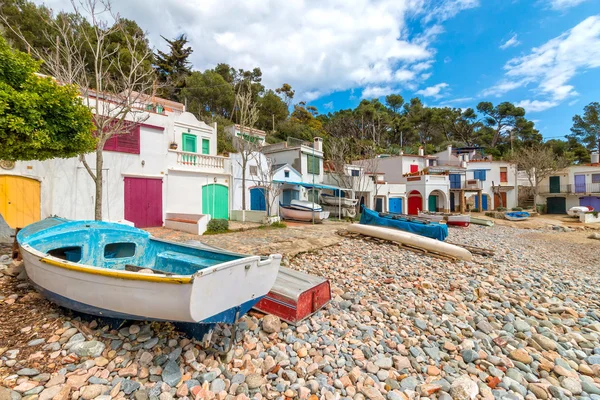 Schönes, ruhiges Dorf am Meer auf Spanisch — Stockfoto