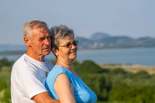 Seniors couple in outdoors — Stock Photo, Image