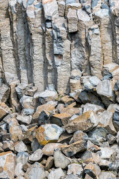 İlginç tek sıra halinde bazalt — Stok fotoğraf