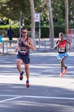 Michael Bett Kenya ve Carles Castillejo, İspanya