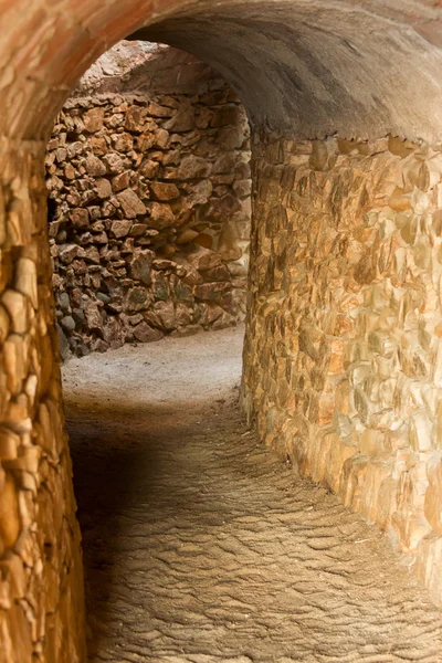 Piccolo tunnel di mattoni — Foto Stock