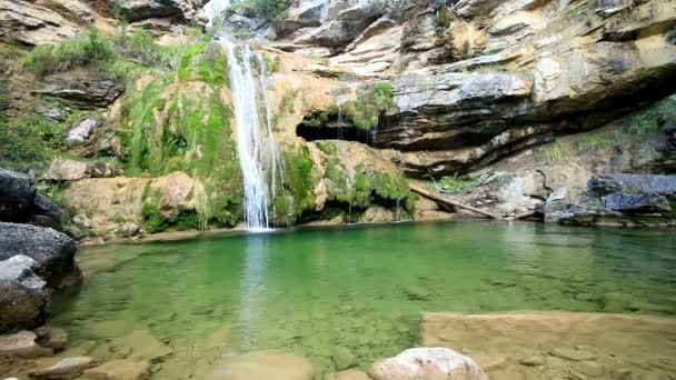 Belo véu cascata cachoeiras — Vídeo de Stock