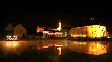 Geceleri küçük göl