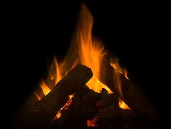 Llama de fuego en la chimenea. —  Fotos de Stock