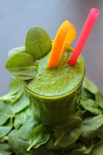 Glass with spinach smoothie — Stock Photo, Image